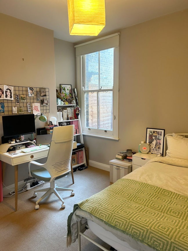 Bright double room in Balham flat share Main Photo