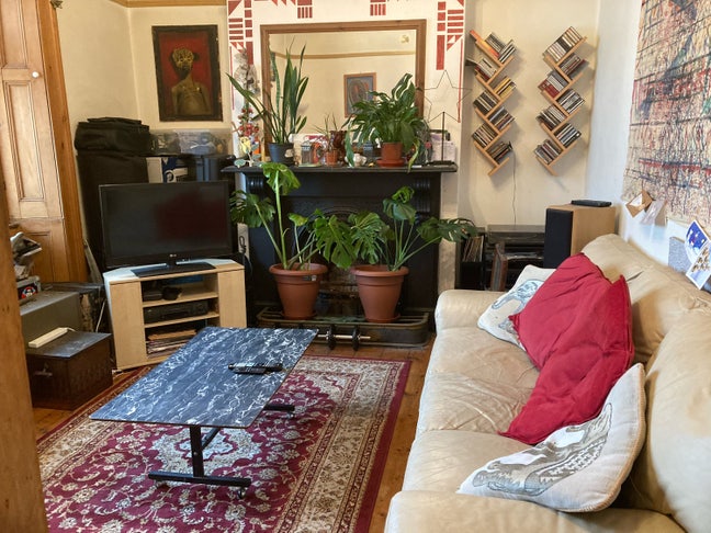 Quiet house near city centre Main Photo