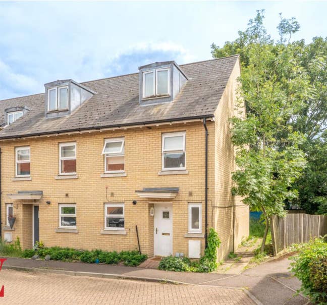 An unfurnished double room for single occupants! Main Photo