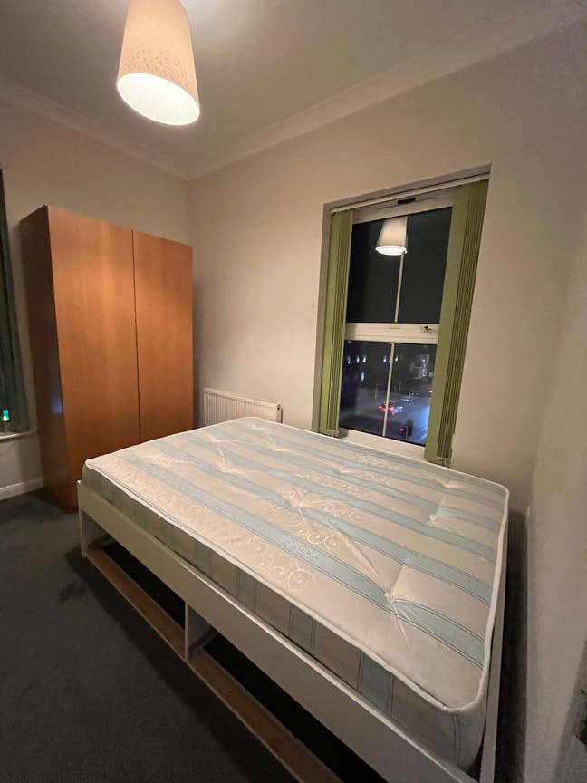 Room available in Queens Park Main Photo