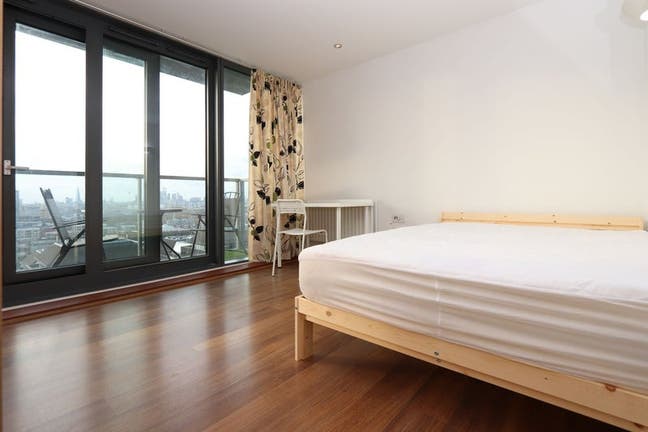 High Rise-Panoramic View-Double with Balcony!! Main Photo