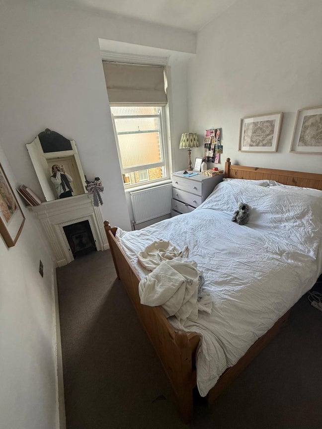 Lovely double room by Battersea park Main Photo