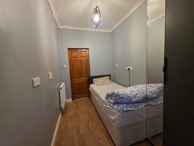 Room available to rent Main Photo