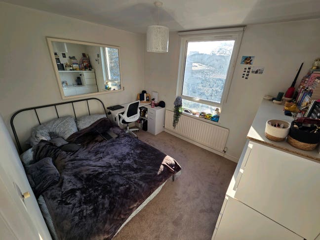 Double room available in brilliant house Main Photo