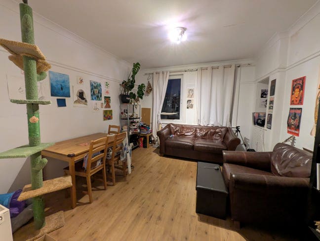 I'm looking to share my home!  Main Photo