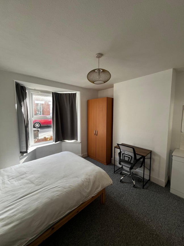  Room  for  rent  near  CCCU!  Professionals  preferred!
 Main Photo