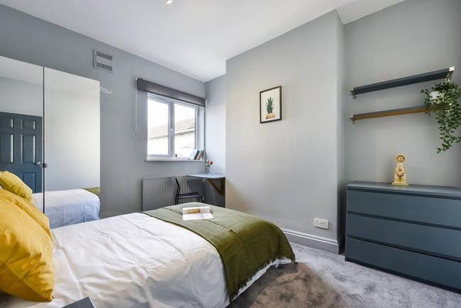 🏡  Homey Double Room in Trundleys, SE8 🏡  Main Photo