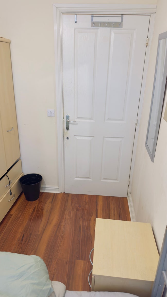 Single room Main Photo