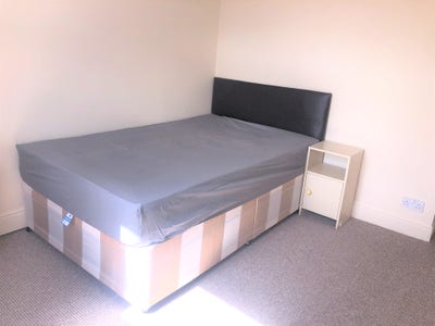 Double Room, St. James Northampton Main Photo