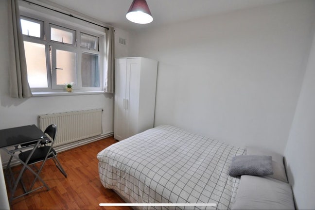 1 Double Room available bills included  Main Photo