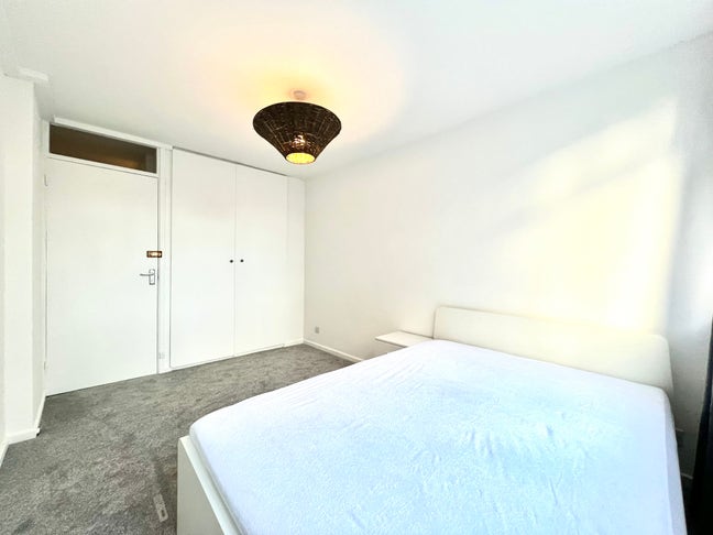 Lovely Single Room in Southfields Main Photo