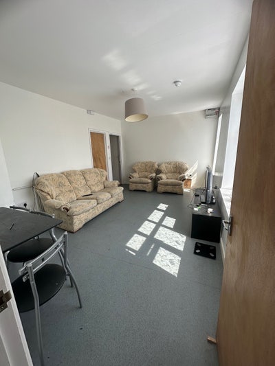 5 bedrooms  HMO property in Swansea  center  Main Photo