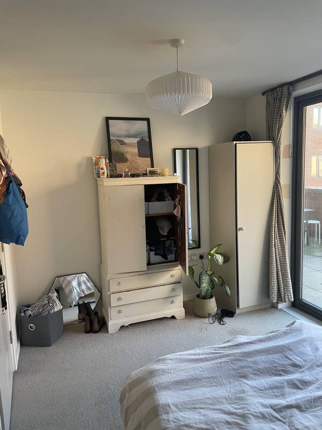 Light & spacious double room, private bathroom Main Photo