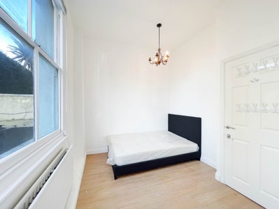 A beautfiul 2 bedroom flat with a terrace in NW5 Main Photo