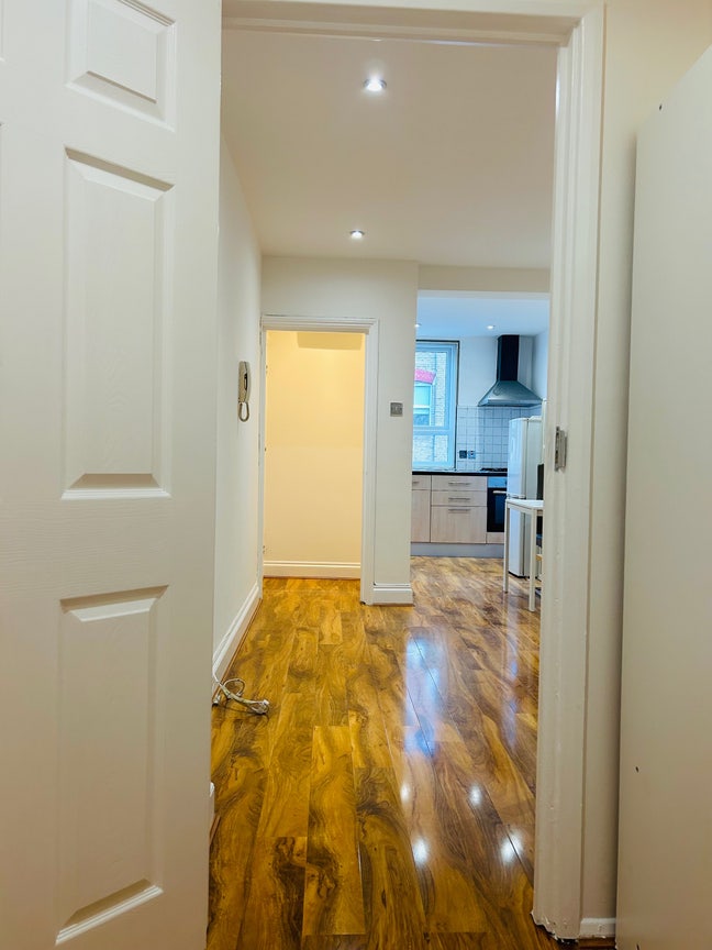 1 Bedroom Flat Commercial Street Main Photo