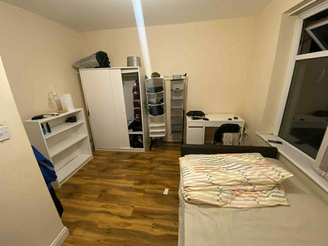 Looking for someone who will take over my tenancy. Main Photo