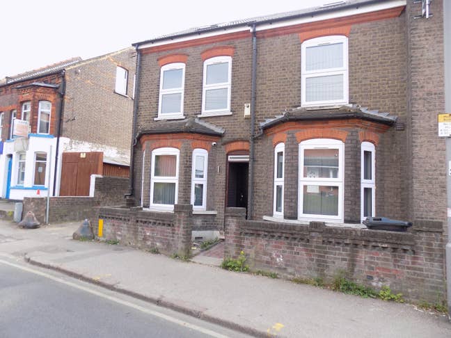 Comfortable Studio Style Room - Near Train Station Main Photo