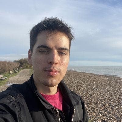 Artist and Professional looking for houseshare Main Photo