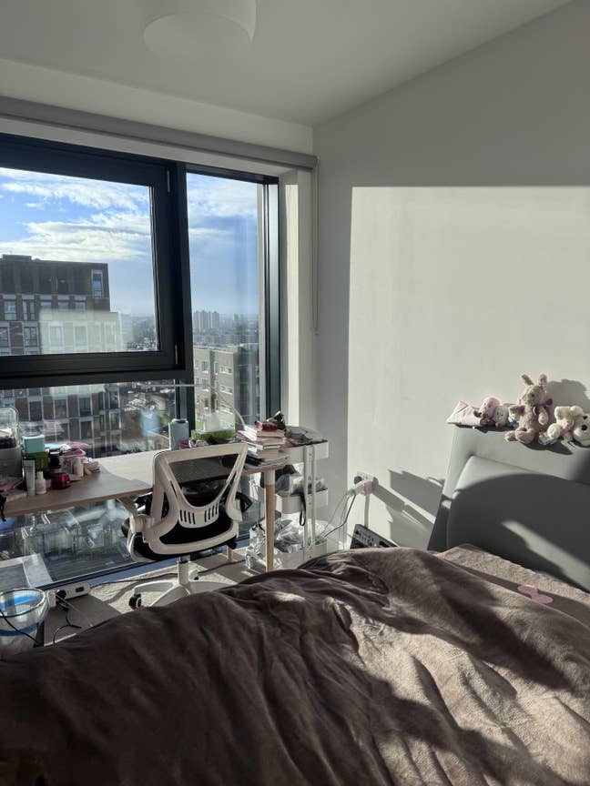 Modern nice convenience  En-suite Room！ Main Photo