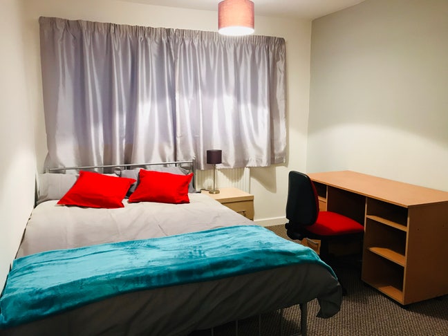 Great Rooms in Modern House-All Bills Included Main Photo