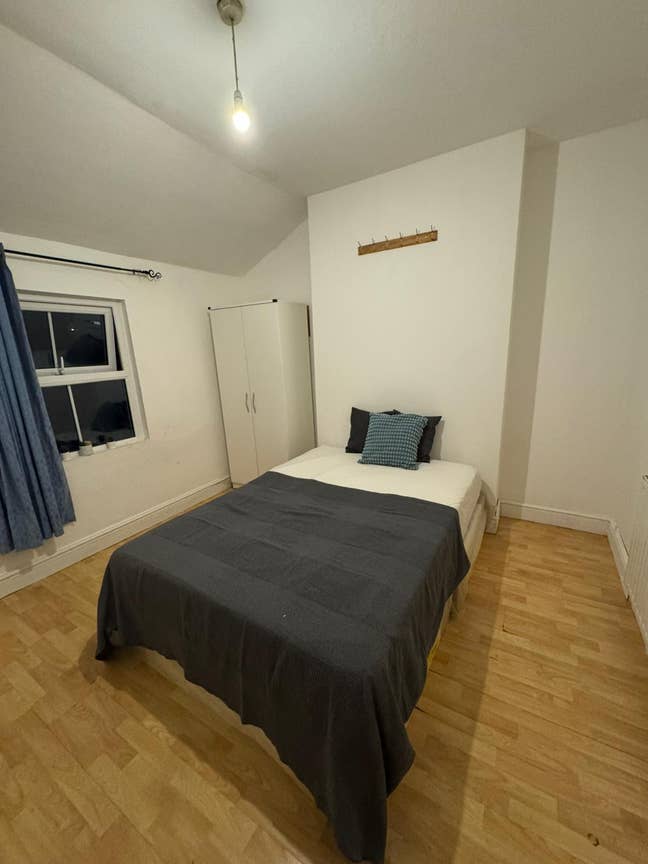 * Double Room Available in Neasden Main Photo