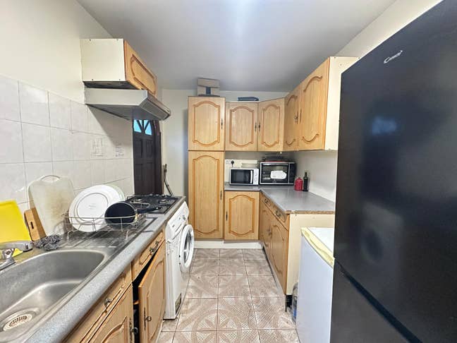 Room for Rent – Fitzneal Street, East Acton, W12 Main Photo