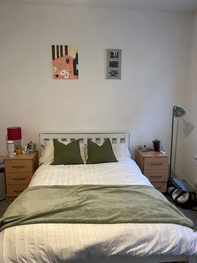 West Kensington Available March 1🌸 Main Photo