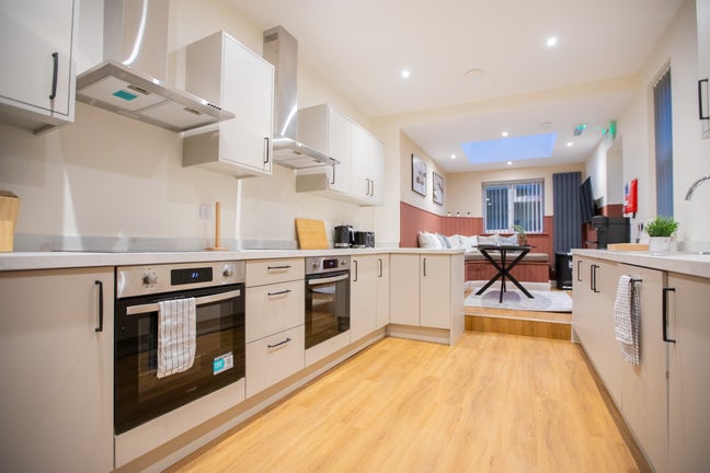 Brand New Luxury Ensuite | Harrow Road Brislington Main Photo