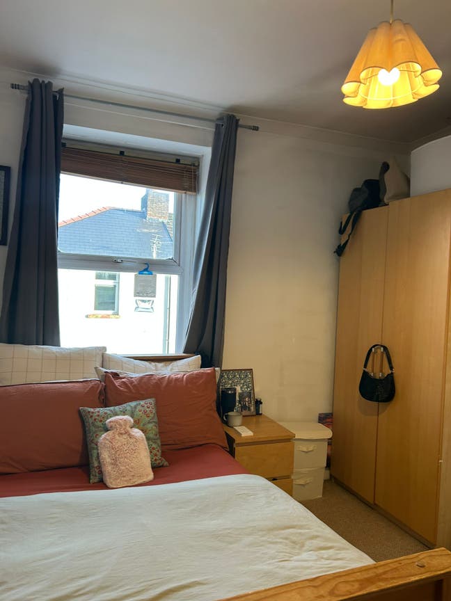 Two double rooms just off Newport road Main Photo