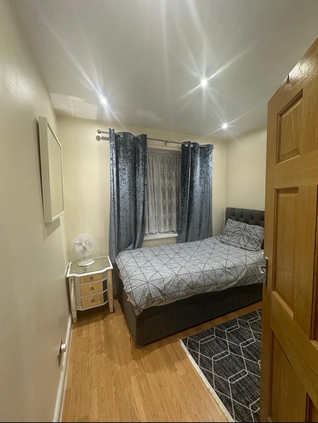 Single Bedroom Available! Main Photo