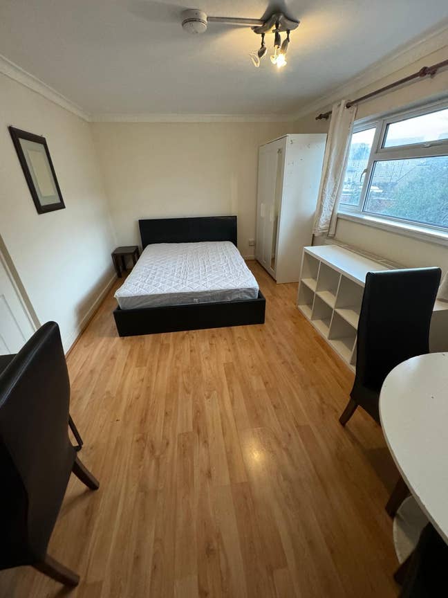 Spacious Double room near canning town Main Photo