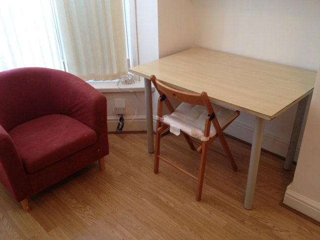 MARSH-First Floor Dbl Room  &pound;325 pcm Inc Bills Main Photo