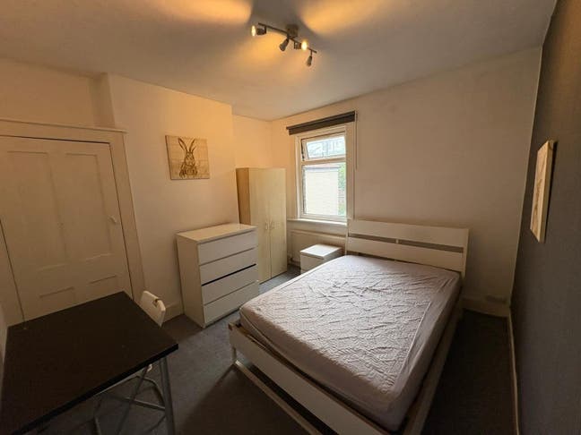 Bright Double Room Just 10 Minutes’ Walk from Lewi Main Photo