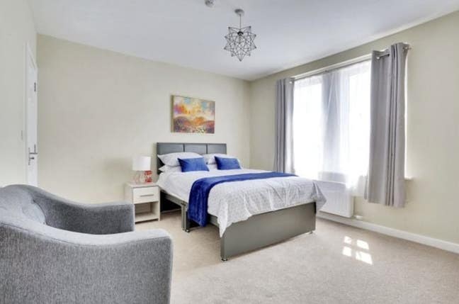 🚆 Large Double Room – Minutes from Station | Main Photo