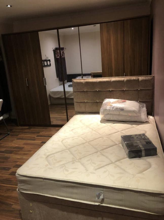 Double room is available for rent in - E17 5DN Main Photo