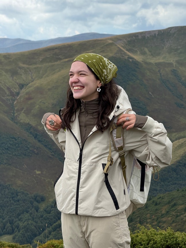 Female professional seeking a friendly flatshare Main Photo