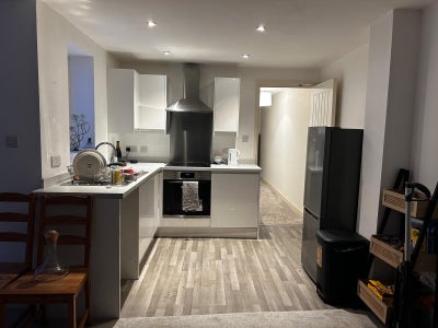 A double room for rent in Kingswood  Main Photo