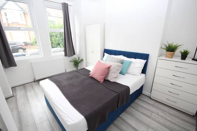 🏡 Refurbished House | GREAT Doubles | NW10 Main Photo