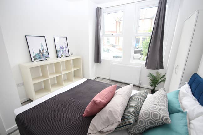🏡 Refurbished House | GREAT Doubles | NW10 Main Photo