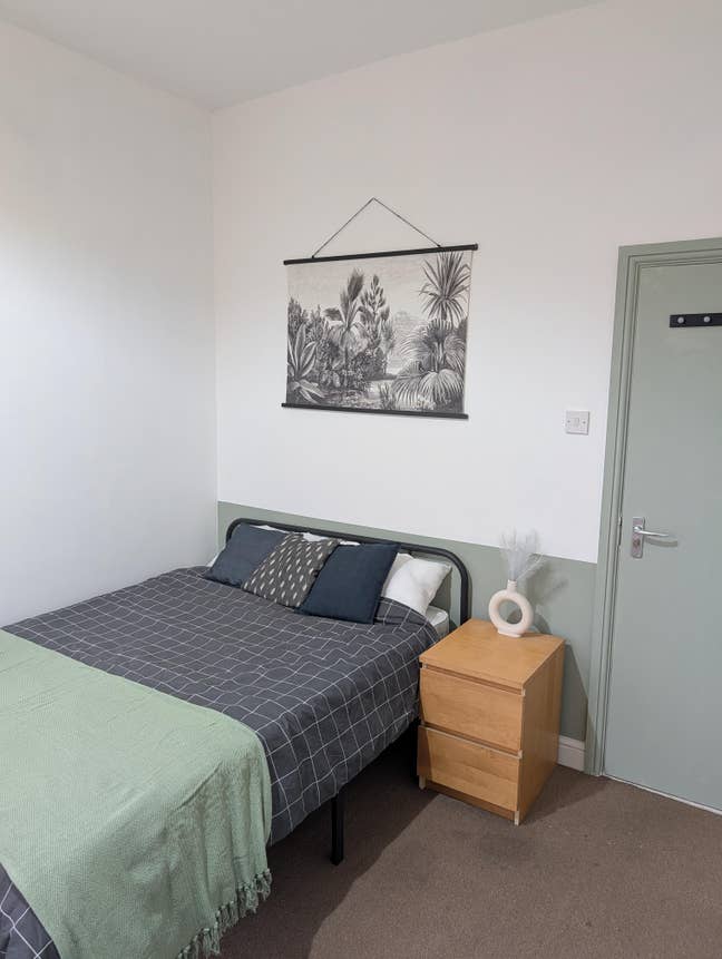 LARGE ROOM IN Central Southsea Main Photo