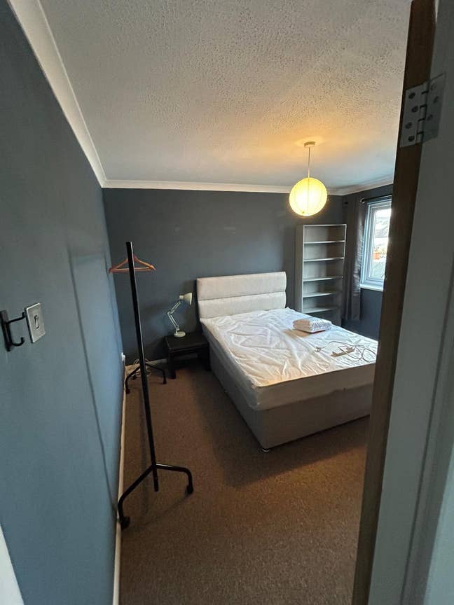Double room sublet available in shared flat  Main Photo