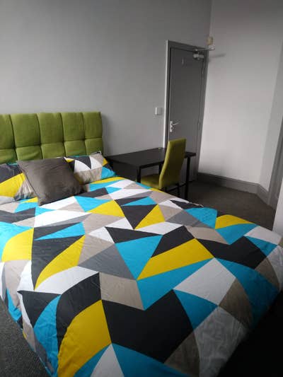 ⚡Modern Ensuite - Free Private Parking⚡  Main Photo