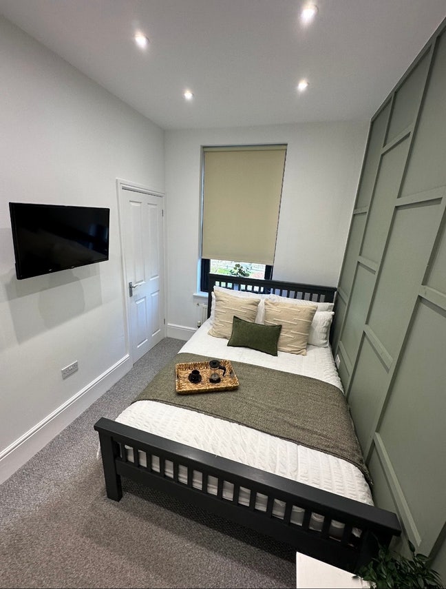 Newly Renovated Double Room Available in Upton  Main Photo