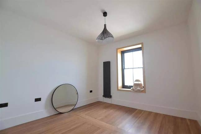 Room to Rent in Beautiful Shared Apartment – Bills Main Photo