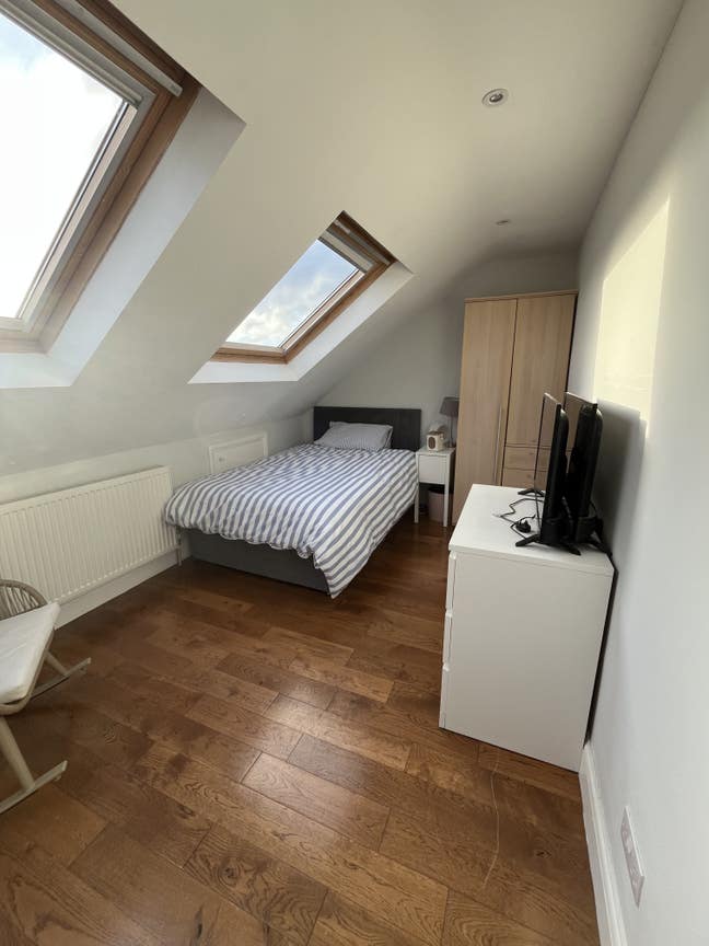 Spacious Double Loft Room for Rent – Streatham Main Photo