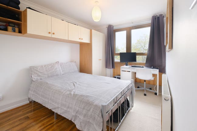 XL Double w/ Balcony by Brixton & Stockwell Main Photo