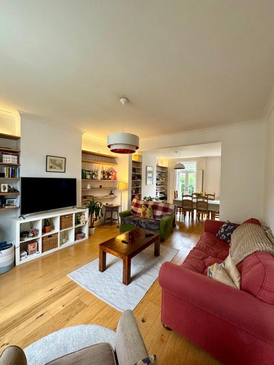 Spacious double room in large Peckham house Main Photo