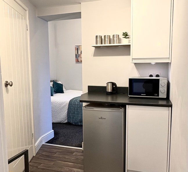 Studio style en-suite rooms with mini Kitchenette  Main Photo