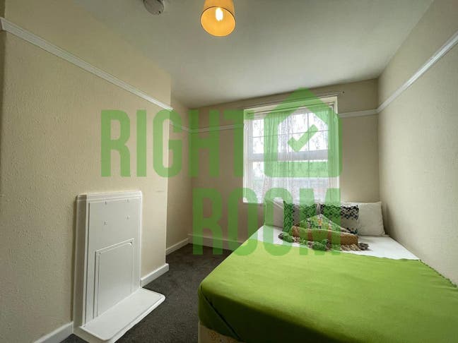 Spacious 5-Bedroom Furnished Home Near Abbey Road  Main Photo