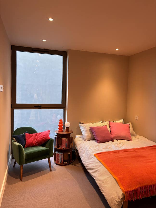 Double room in modern flat close to Balham tube Main Photo